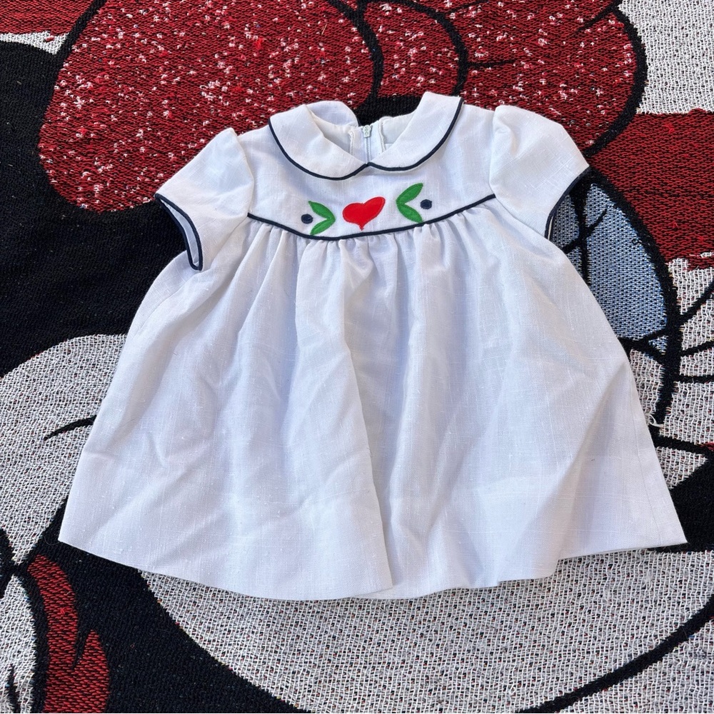 VINTAGE LORD AND TAYLOR WHITE HEART DRESS ADORABLE SIZE 12/18 MONTHS